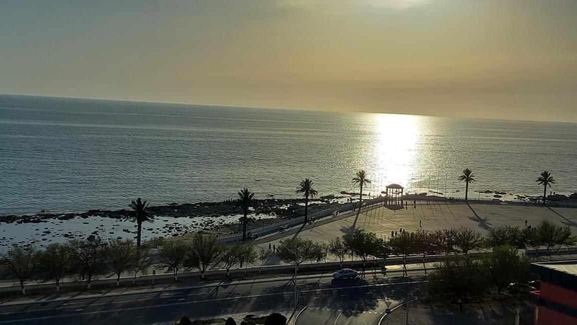 с красивым видом на море * Aktau (Mangystau)